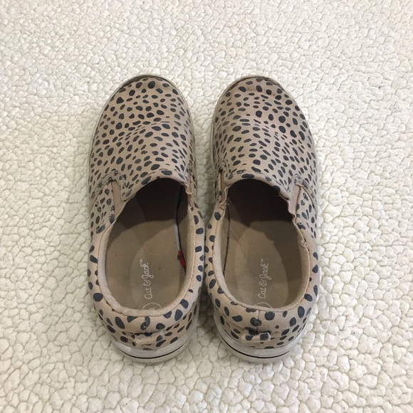 Girls Cat & Jack Slip On Brown w/ Dark Brown Spots Fashion Sneaker Shoes
Youth 2 - Picture 10 of 16